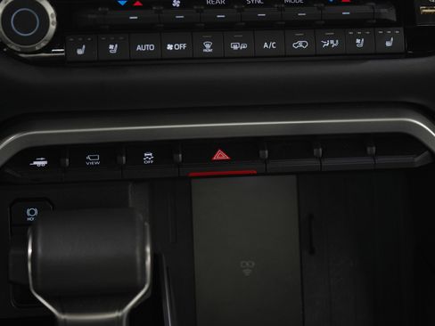 Used 2025 Toyota Sequoia Platinum image 23