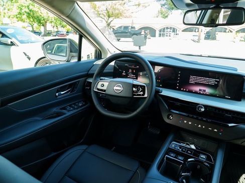 New 2025 Nissan Murano SL image 11