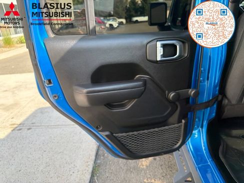 Used 2024 Jeep Gladiator Sport AWD/4WD image 40