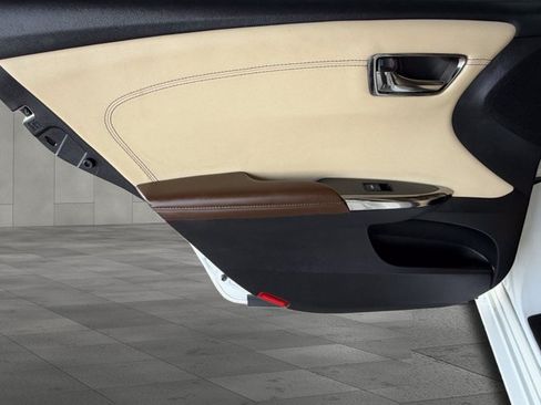 Used 2013 Toyota Avalon Limited FWD image 12