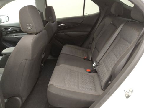 Used 2022 Chevrolet Equinox LT w/ Driver Convenience Package image 18