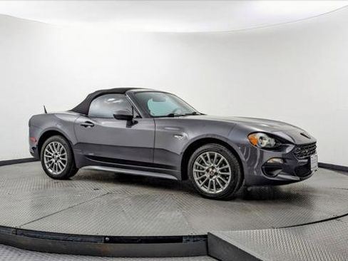 Used 2018 FIAT 124 Spider Classica image 31
