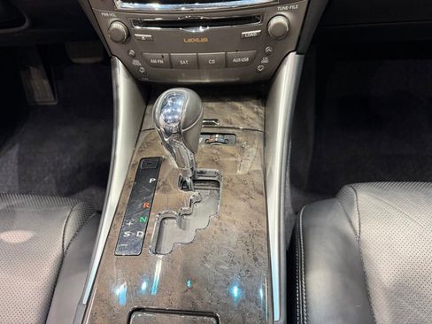 Used 2012 Lexus IS 350C w/ Luxury Pkg RWD image 37