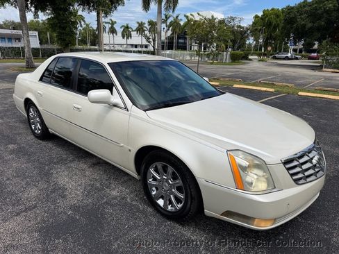Used 2008 Cadillac DTS FWD image 2