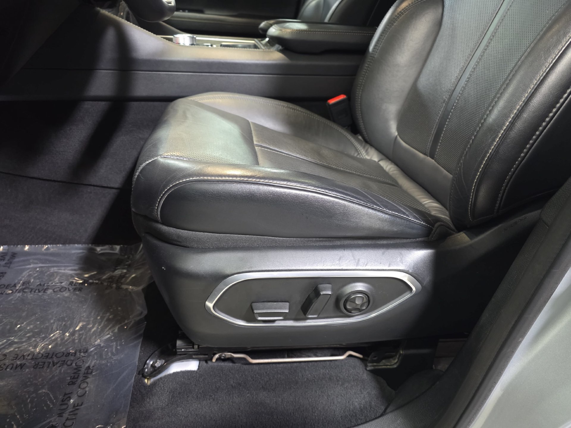 Used 2022 Jeep Wagoneer Series III w/ Premium Group I AWD/4WD image 27