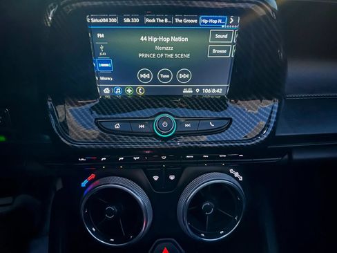 Used 2019 Chevrolet Camaro LT RWD image 28