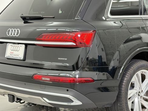 Used 2023 Audi Q7 2.0T Premium w/ Towing Package AWD/4WD image 12