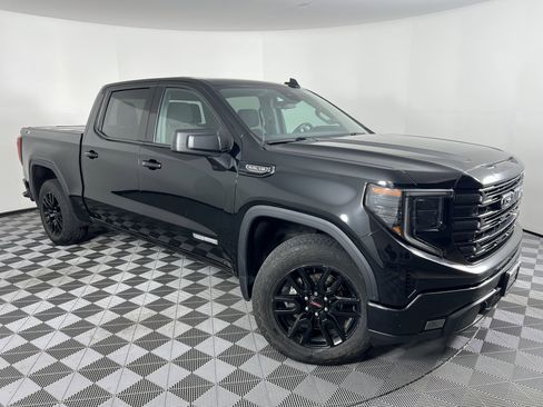 Used 2022 GMC Sierra 1500 Elevation w/ X31 Off-Road Package AWD/4WD image 2