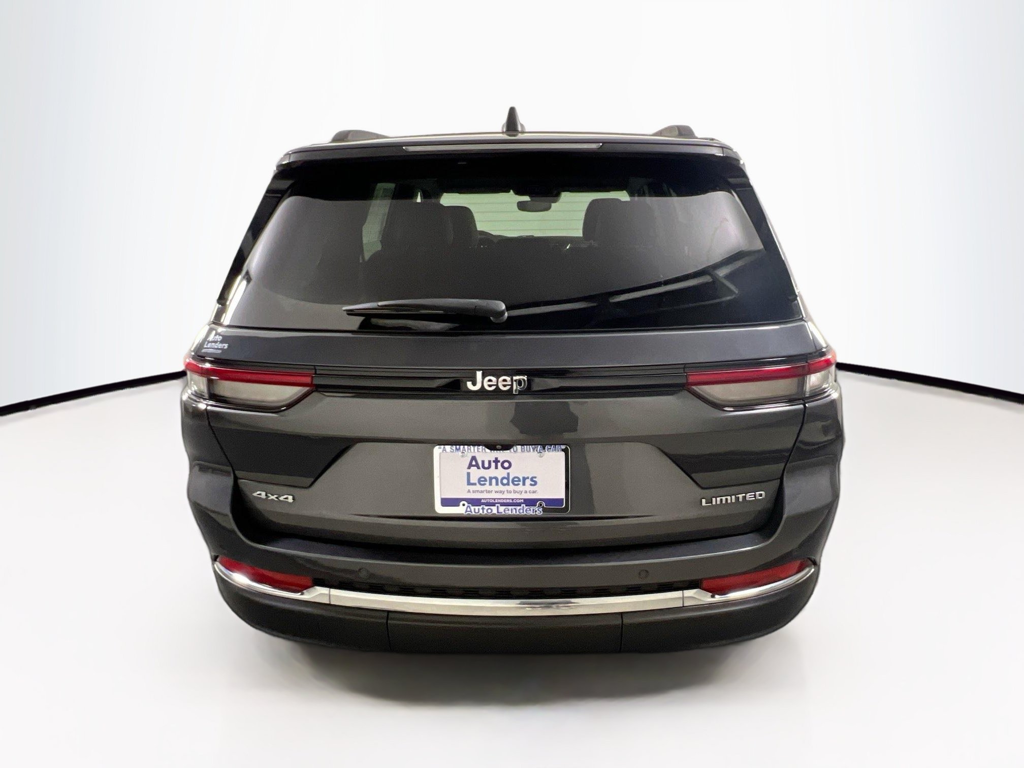 Used 2023 Jeep Grand Cherokee Limited w/ MOPAR Finishing Package AWD/4WD image 6
