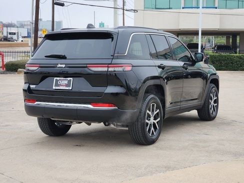 Used 2025 Jeep Grand Cherokee Limited image 14