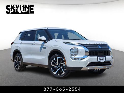 New 2025 Mitsubishi Outlander SE image 1