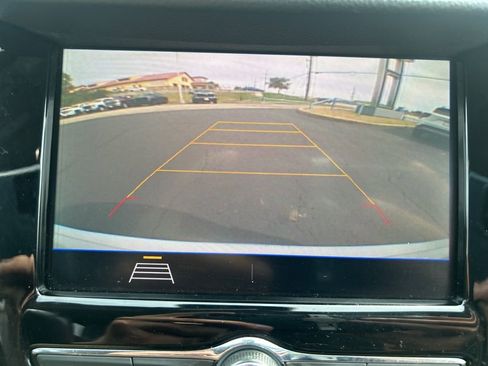 Used 2022 Chevrolet Trax LT w/ LT Convenience Package image 28