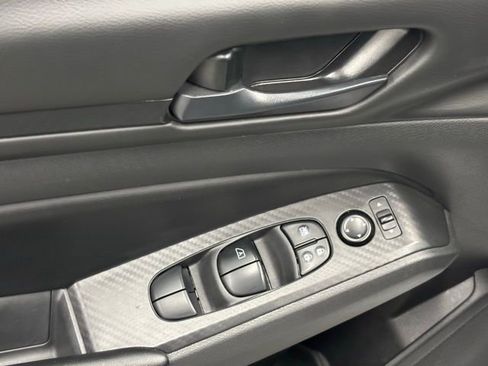 Used 2024 Nissan Altima 2.5 S image 9