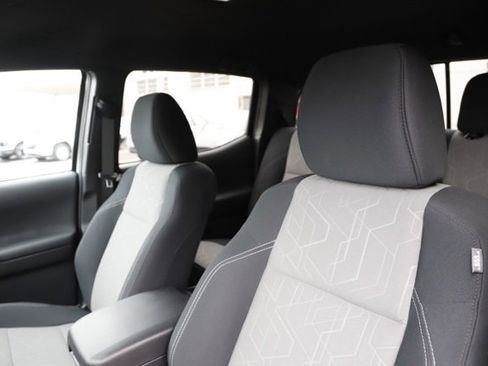 Used 2023 Toyota Tacoma TRD Off-Road image 12