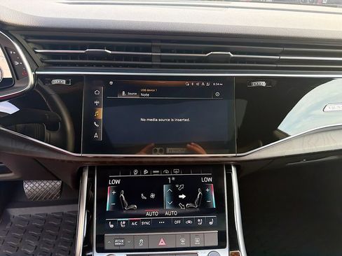 Used 2021 Audi Q8 Premium Plus w/ Premium Plus Package AWD/4WD image 30