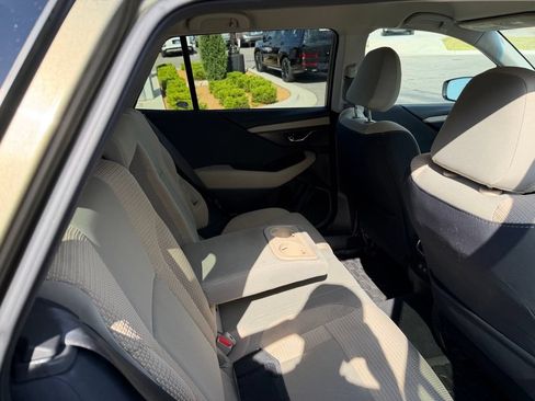 Used 2022 Subaru Outback Premium AWD/4WD image 9