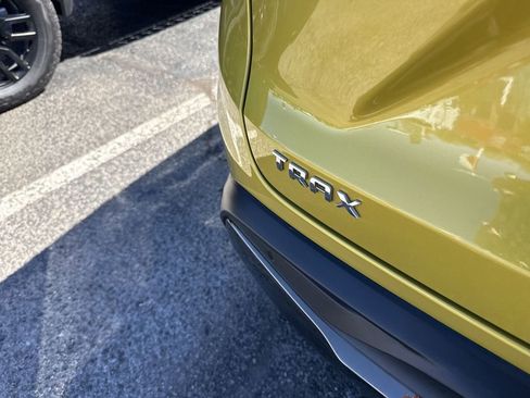 Used 2025 Chevrolet Trax ACTIV w/ Sunroof Package image 39