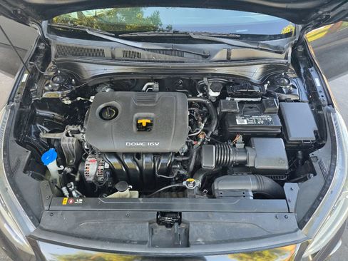 Used 2020 Kia Forte LXS FWD image 13