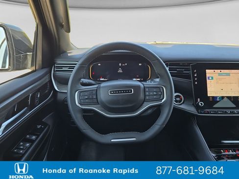 Used 2024 Jeep Wagoneer Series III AWD/4WD image 13