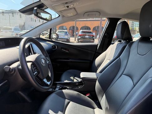 Certified 2022 Toyota Prius Prime Limited FWD image 15