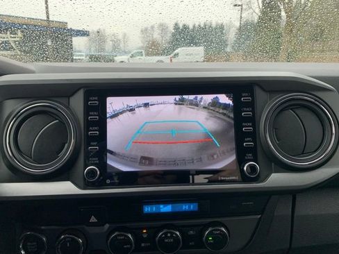 Used 2021 Toyota Tacoma TRD Off-Road w/ Technology Package image 16