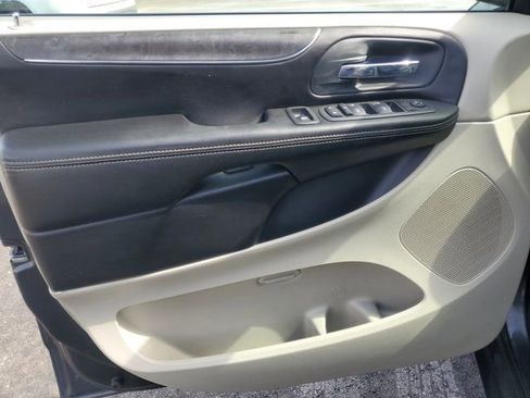 Used 2012 Chrysler Town & Country Touring w/ Entertainment Group #1 image 12