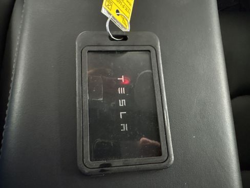 Used 2024 Tesla Model Y Long Range AWD/4WD image 33