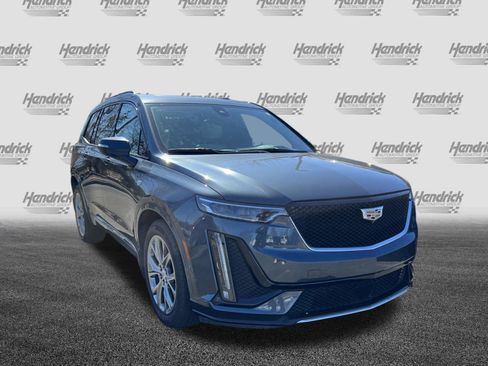 Used 2020 Cadillac XT6 Sport image 2