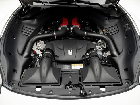 Used 2015 Ferrari California T RWD image 79