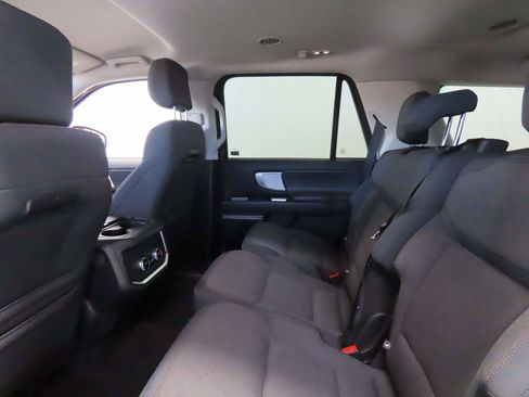 Used 2025 Ford Expedition Active AWD/4WD image 15