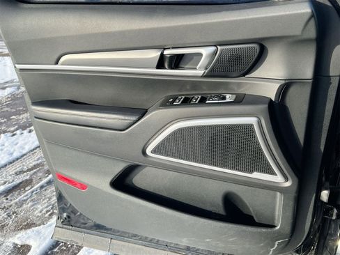 Used 2022 Kia Telluride LX image 30