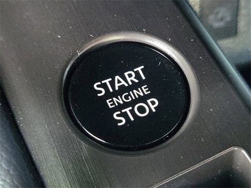 Certified 2025 Nissan Kicks SR image 26