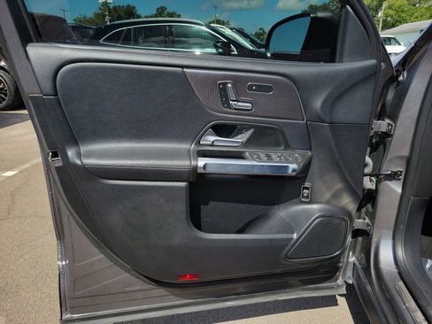 Used 2021 Mercedes-Benz GLB 250 image 19