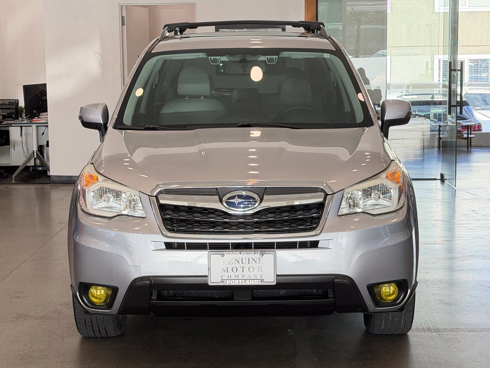 Used 2016 Subaru Forester 2.5i Touring w/ Eyesight & Navigation System AWD/4WD image 2