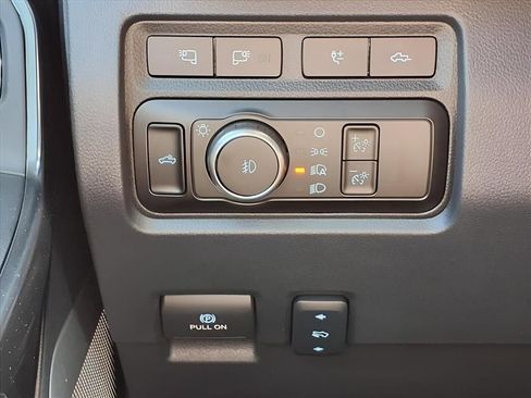 Used 2024 Ford F450 Platinum image 17