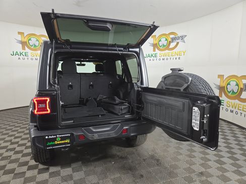 Used 2022 Jeep Wrangler Unlimited Sahara w/ LED Lighting Group image 33