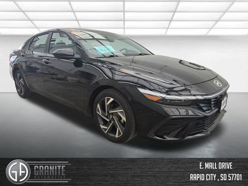 Used 2025 Hyundai Elantra Sport w/ Cargo Package FWD image 8