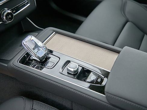 New 2026 Volvo XC90 B6 Plus w/ Protection Package image 17