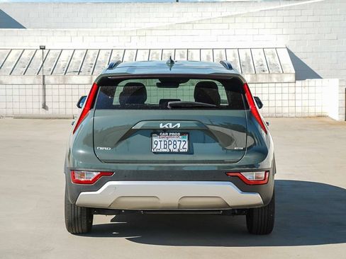 Used 2025 Kia Niro EX FWD image 5