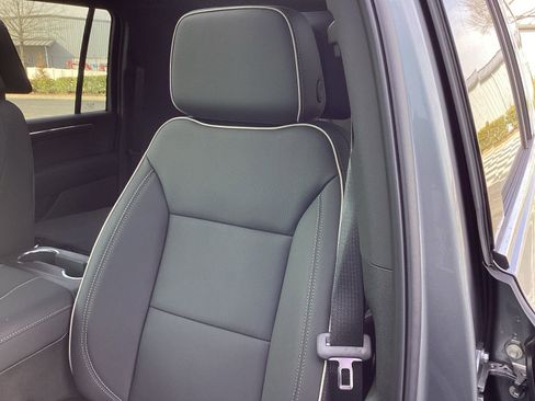 New 2026 Chevrolet Suburban Premier AWD/4WD image 12