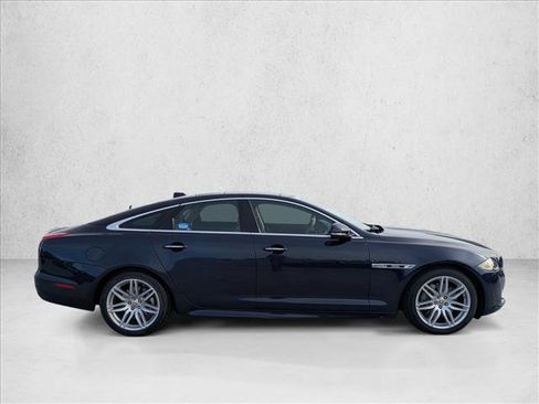 Used 2019 Jaguar XJ R-Sport image 4