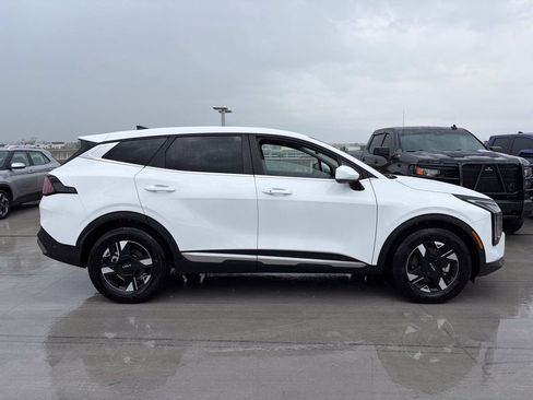 Used 2026 Kia Sportage LX FWD image 3