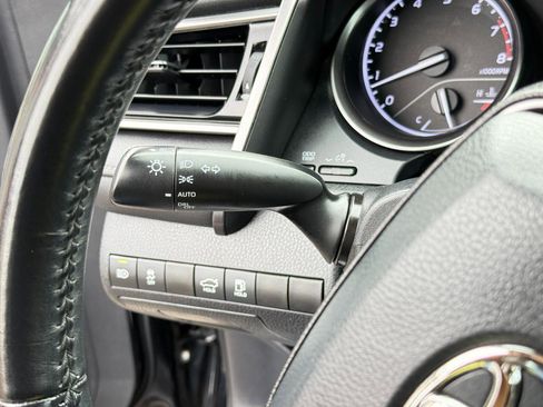 Used 2021 Toyota Camry SE image 54