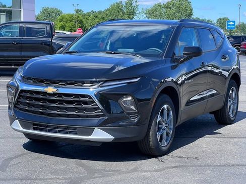 New 2026 Chevrolet Blazer LT w/ Convenience Package AWD/4WD image 39