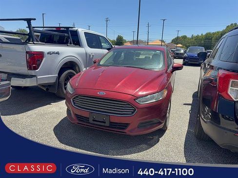 Used 2016 Ford Fusion SE FWD image 1