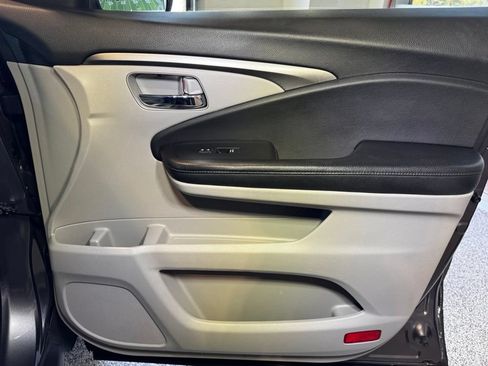 Used 2019 Honda Pilot EX image 46