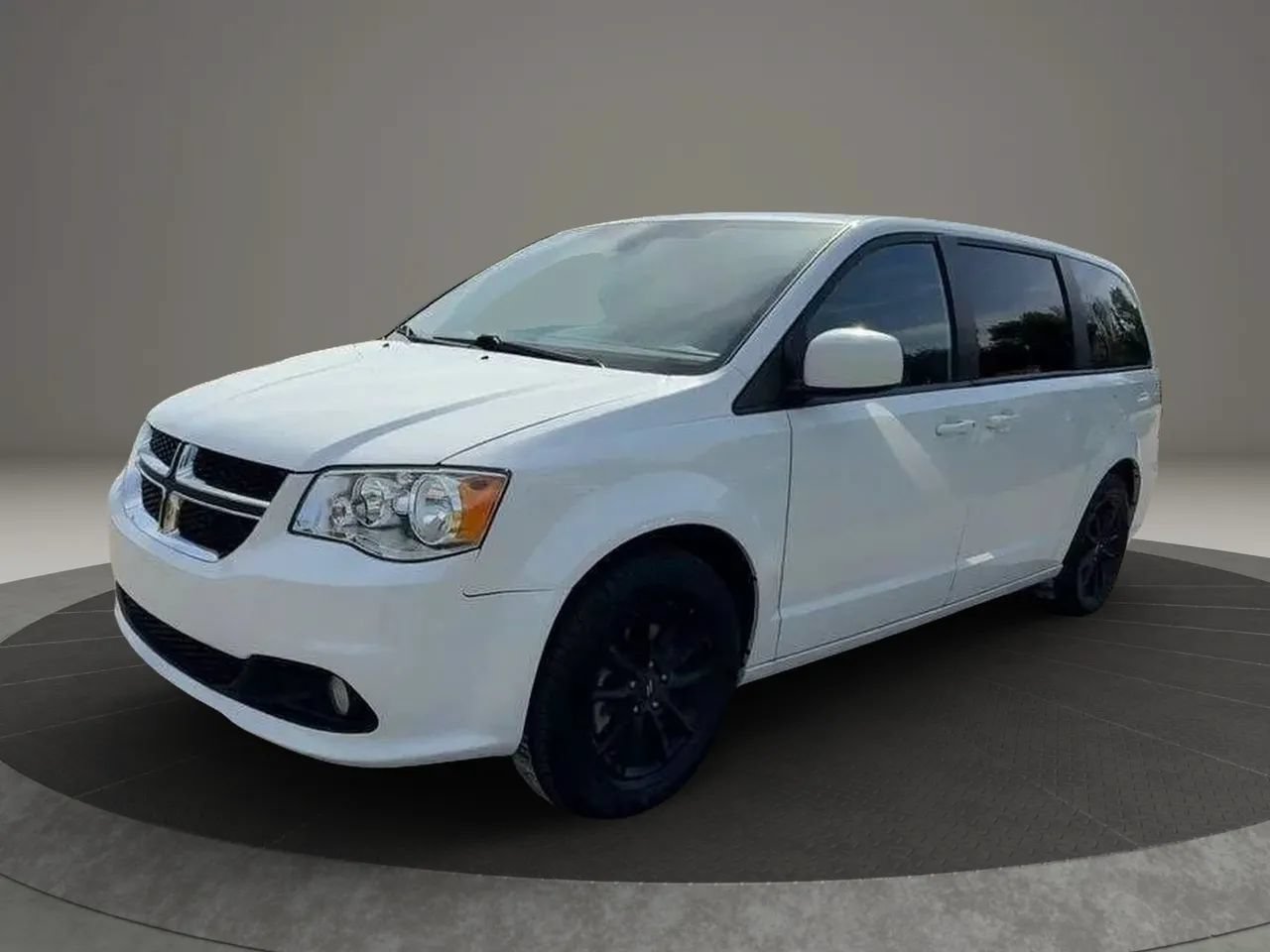 Used 2020 Dodge Grand Caravan GT FWD image 3
