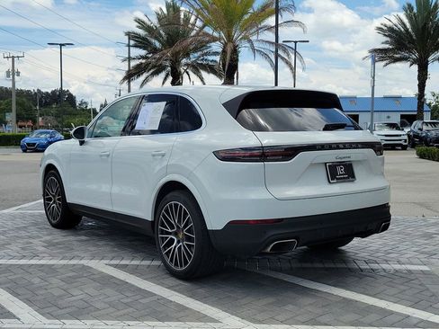 Used 2022 Porsche Cayenne AWD/4WD image 3