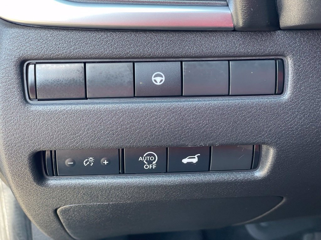 Certified 2023 Nissan Rogue SV w/ SV Premium B Package AWD/4WD image 17