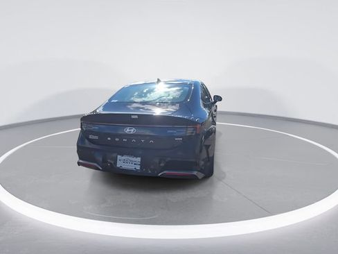 New 2025 Hyundai Sonata Limited image 8